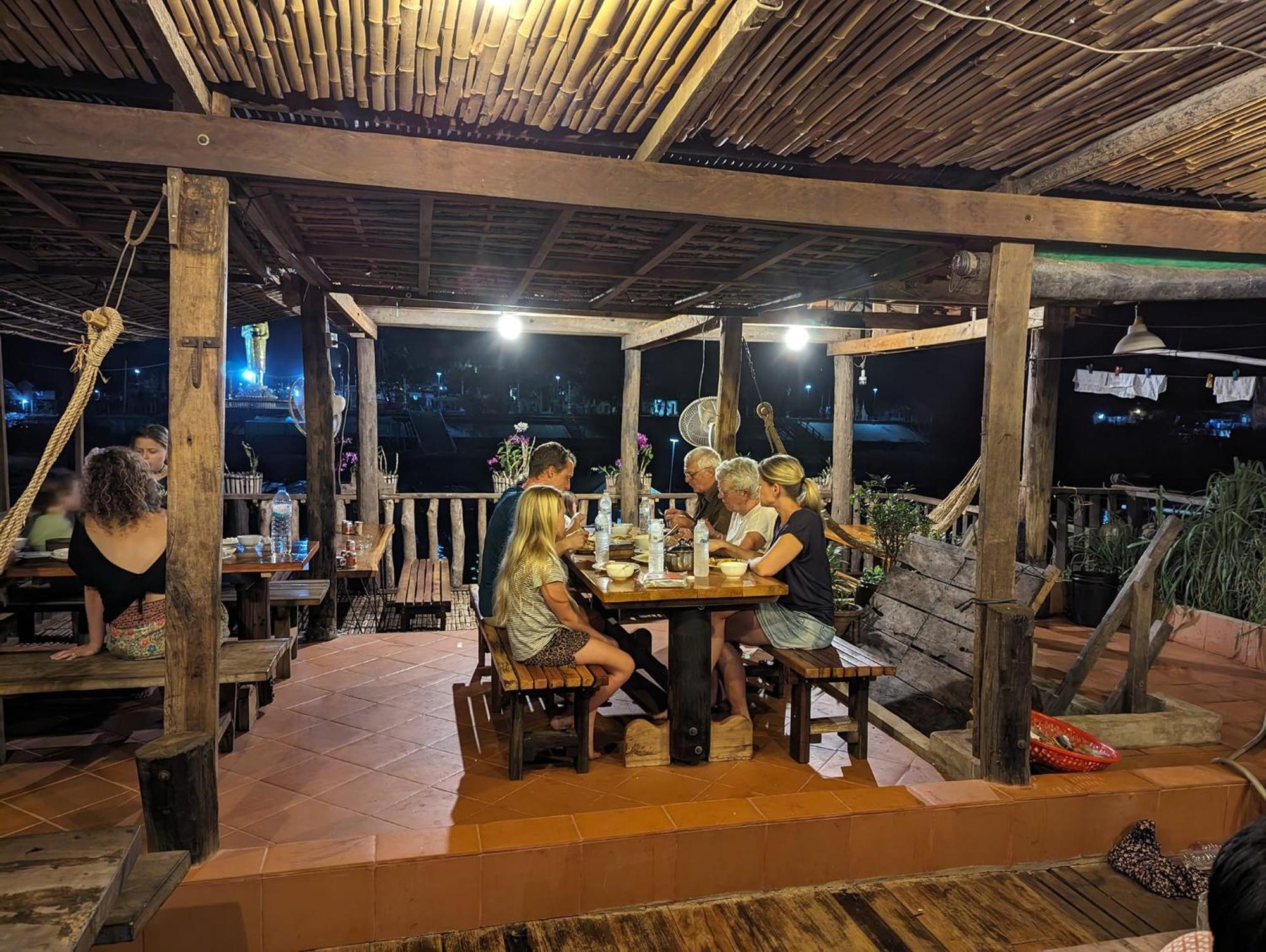 St 63 Home Stay & Tour Kampong Khleang מראה חיצוני תמונה