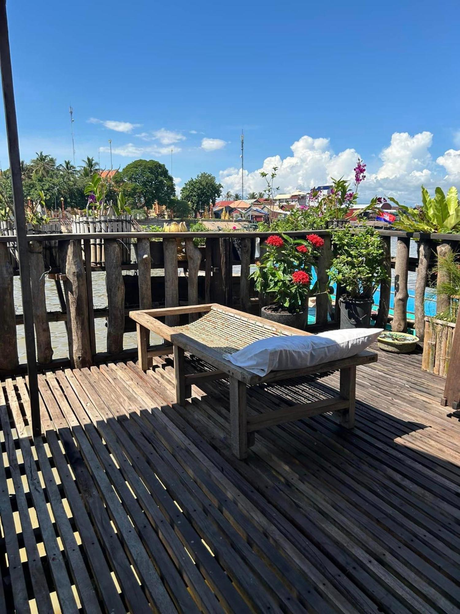 St 63 Home Stay & Tour Kampong Khleang מראה חיצוני תמונה